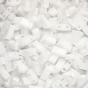 Miyuki Half Tila Beads 5x2.3x1.9 mm HTL-402 - Blanco Paquete de 100g