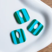 Colgante cuadrado de acetato, hueco 21 mm - Azul claro - Rayas verde oscuro x1