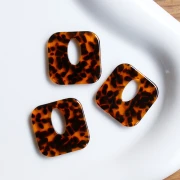 Colgante cuadrado de acetato, hueco 21 mm - Marrón terrazo - Negro x1