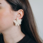 Pendientes flor con cuentas 42 mm - Beige x2