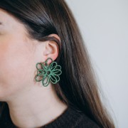 Pendientes flor del hilo - Volumen 3D - 50x45 mm en rafia - Caqui x2