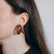 Pendientes de aro doble 35,5 mm resina - Marrón x2