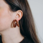 Pendientes de aro doble 35,5 mm resina - Marrón x2