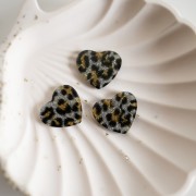 Colgante Corazón Acetato 21x18 mm - Negro - Glitter Leopardo Amarillo x1