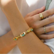 Cuenta media luna 5x10 mm - doble agujero - Dorado con oro fino x1