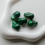 Cuentas irregulares 21x15 mm en resina opaca - Verde oscuro jaspeado x10