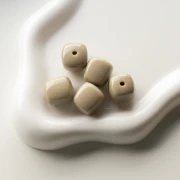 Cuentas cubo irregular 16x17 mm - segunda opción - Acrílico opaco - Grège x10