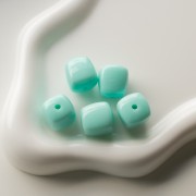 Cuentas cubo irregular 16x17 mm - segunda opción - Acrílico opaco Azul esmerilado x10