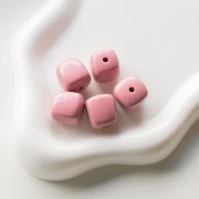 Cuentas cubo irregular 16x17 mm - segunda eleccion - Acrilico opaco Rosa viejo x10