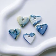 Colgante de cerámica en forma de corazón, 21 x 23 mm - Efecto marmolado azul y blanco x1