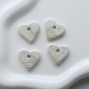 Colgante de cerámica en forma de corazón, 21 x 23 mm - Efecto marmolado marfil x1