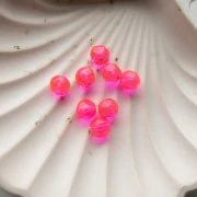 Cuentas redondas irregulares facetadas de 8 mm de resina transparente - Rosa fluorescente x8