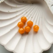 Cuentas redondas irregulares facetadas de 10 mm de resina translúcida - Albaricoque veteado x6