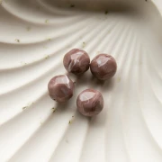 Cuentas redondas irregulares facetadas de 12 mm de resina opaca - Cacao veteado x4