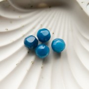 Cuentas redondas irregulares facetadas de 12 mm, de resina translúcida azul veteado blanco, x4