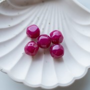Cuentas facetadas redondas irregulares de 14 mm en resina translúcida - Fucsia x1