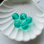 Cuentas redondas irregulares facetadas de resina 16 mm Aqua transparente x1