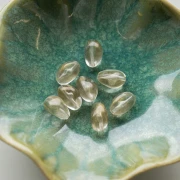 Cuentas pepita irregular 13.5x9mm resina transparente - Cristal purpurina Dorado x8