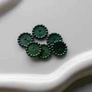 Cuentas redondas 15 mm con bolitas en resina opaca - Verde oscuro nacarado x6