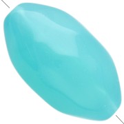 Cuenta con forma de oliva irregular martillada 30x18 mm en resina translúcida - Azul Caribe x1