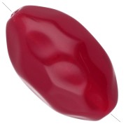 Cuenta con forma de oliva irregular martillada 24x15 mm en resina transparente - Rojo oscuro x1