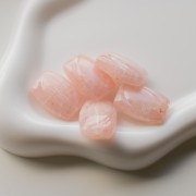 Cuenta rectángulo estriado 25x17 mm en resina - Rosa pálido con purpurina Dorado x1
