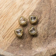 Cuentas de corazón de 10 mm con mini bolas de resina transparente - Cristal - Dorado x4