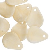 Pétalos de flor curvados 14x10,5 mm en resina - Crema jaspeado x8