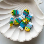 Cuenta de pez de vidrio 20,5x12 mm - Rayado - Amarillo - Verde - Marrón x1