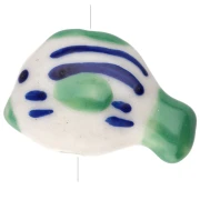 Cuenta pez de cerámica 23x16 mm - motivo rayado - Verde - Azul - Blanco x1
