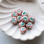 Cuenta de cerámica corazón 12x14 mm - Diseño flor - Blanco - Rosa x1
