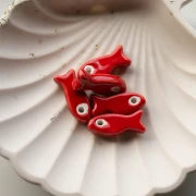 Colgante pez cerámica 25x10 mm - Rojo x1