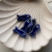 Colgante pez cerámica 25x10 mm - Azul oscuro x1