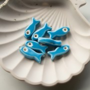 Colgante pez cerámica 25x10 mm - Azul x1