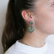Colgante Acetato Diamante Hueco 28x25 mm - Carey - Violeta - Verde x1
