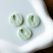 Colgante de acetato redondo de 21 mm - Rayas verde claro - Crudo x1