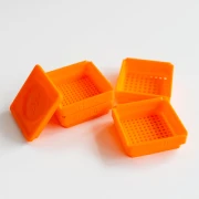 Clasificador de cuentas de Rocalla de 6 x 6 x 2 cm, 4 tamaños - Naranja intenso x1