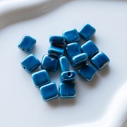 Cuenta cuadrada de cerámica de 10 mm - Azul cielo x1