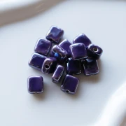 Cuenta cuadrada de cerámica de 10 mm - Berenjena x1