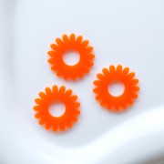 Colgante de flor de margarita de 20 mm, acrílico translúcido - Naranja x1