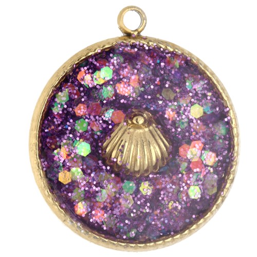Dije redondo de 17,5 mm con motivo de concha. Resina epoxi. Acero inoxidable 304 dorado. Violeta x1