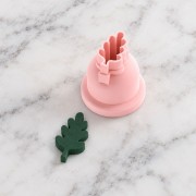 Mini cortapastas con forma de hoja de roble, 10 x 6 mm, de polímero biodegradable - Beige x1