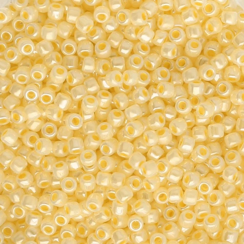 Rocalla Toho 11/0 TO11R902 - Ceylon Lemon Chiffon x8g