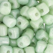 Minos® par Puca® 2.5x3 mm Opaque Light Green Ceramic Look x5g|raw }}
