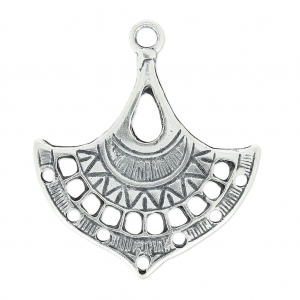 Entrepieza calada étnica 36x31 mm plateado antiguo x1