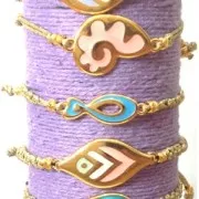 Entrepieza gota esmaltada 2 agujeros 32x16 mm Coral/Green Turquesa/dorado x1