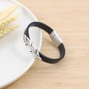 Cierre magnético motivo escamas 22x13mm para cordón plano 10mm plateado antiguo x 1