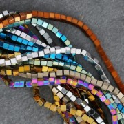 Mini-Hematites cubos 2.2 mm Light Gold Mat x40 cm