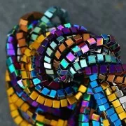 Mini-Hematites cubos 1.4 mm Iris x40 cm