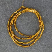 Mini cubos de hematites imitación 1,5 mm - Oro x40cm